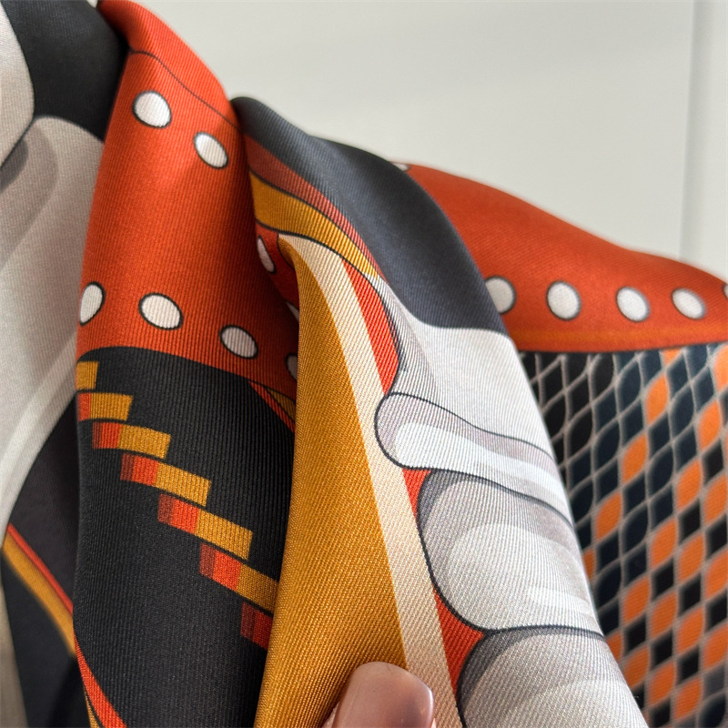 Saddle Print Silk Scarf Luxury - đánh giá và giá Travel Accessories For Women
