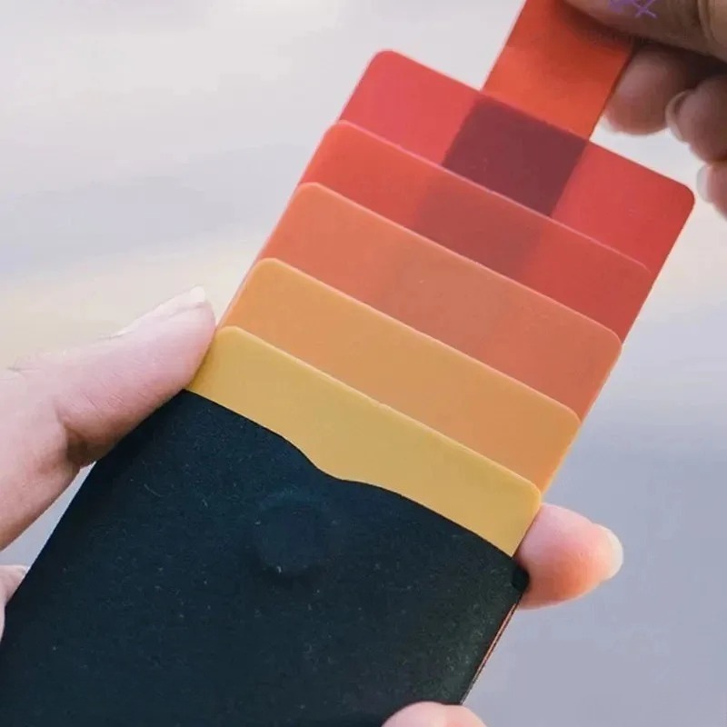 DAX V2 Gradient Leather Card H - đánh giá và giá Travel Wallet Slim