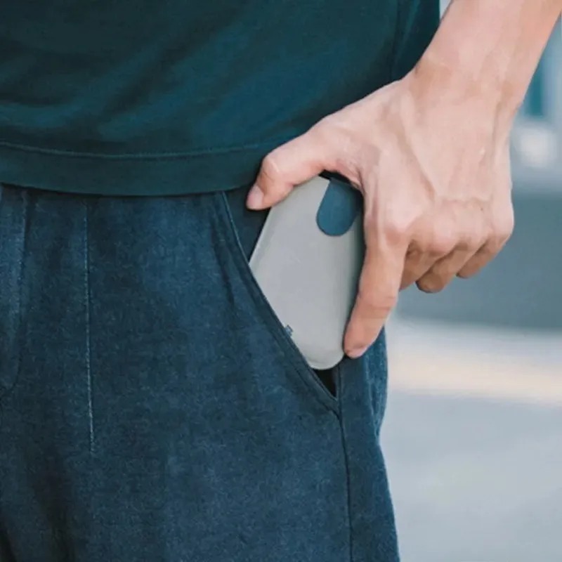 DAX V2 Gradient Leather Card H - đánh giá và giá Travel Wallet Slim
