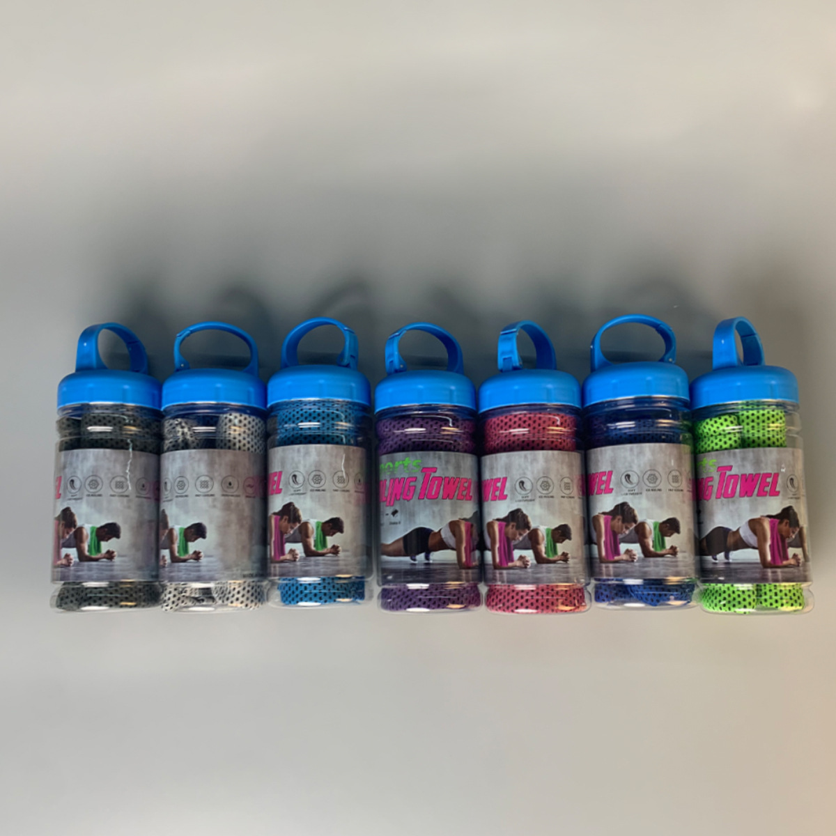 Cooling Towel with Portable Bo - đánh giá và giá Travel Accessories Bottles